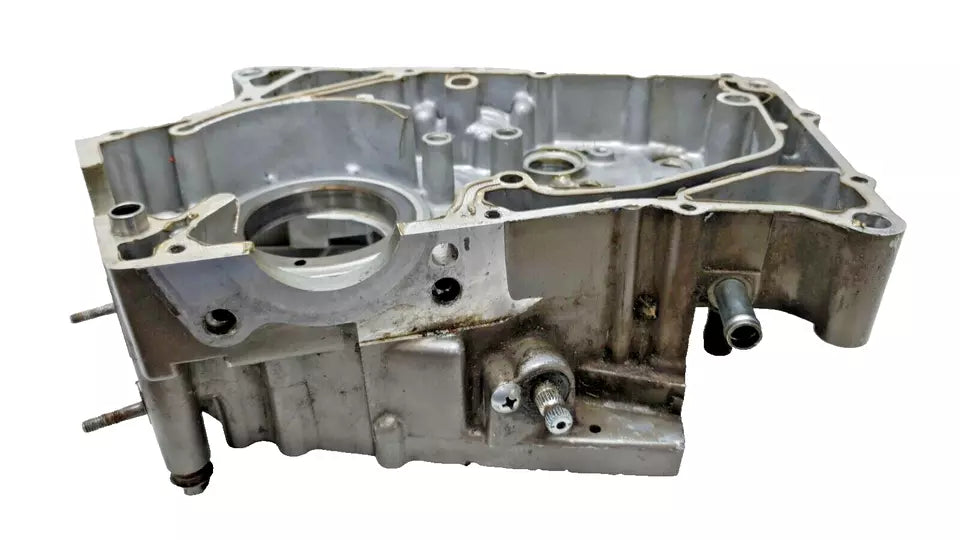 Carter moteur central gauche Hyosung Comet GT 125 2006