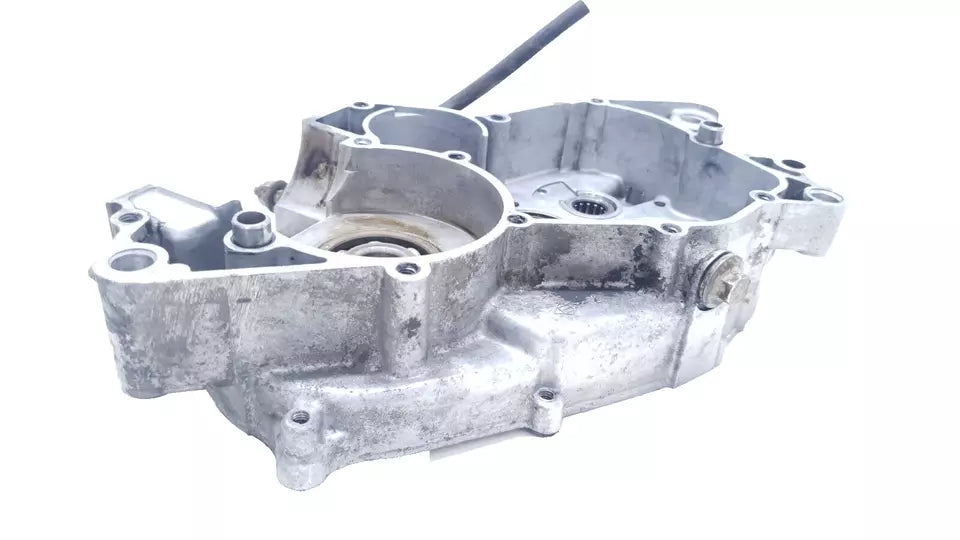 Carter moteur central droit Yamaha DT125LC 1987 n°18 Réf : 10V-15121-02-00