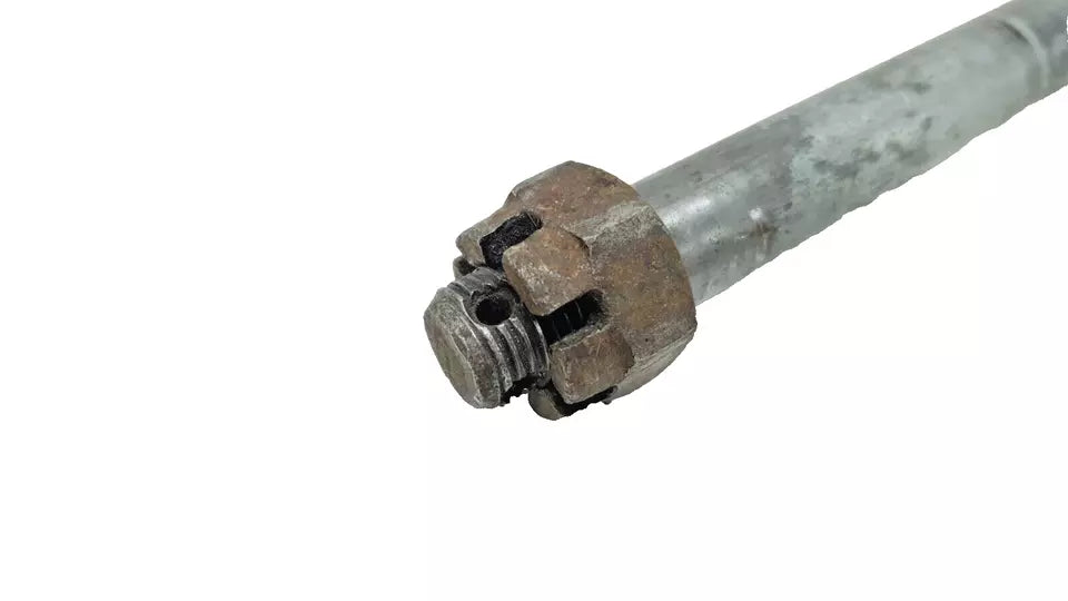 Axe de roue arrière Yamaha DT125LC 1987 n°10 Réf 37F-25381-00-00