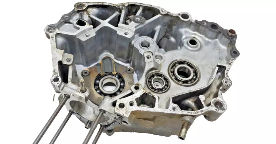 Carter moteur central gauche Honda CM 125 T 1978-1981 N°2 Réf : 11200-399-000