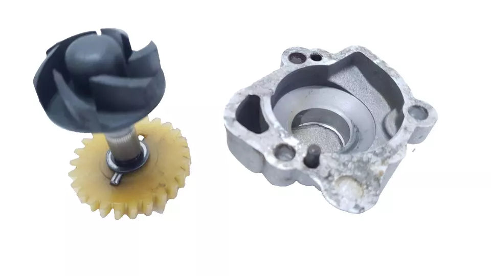 Pompe à eau Yamaha DT125LC 1987 n°19 Réf : 10V-12450-00-00