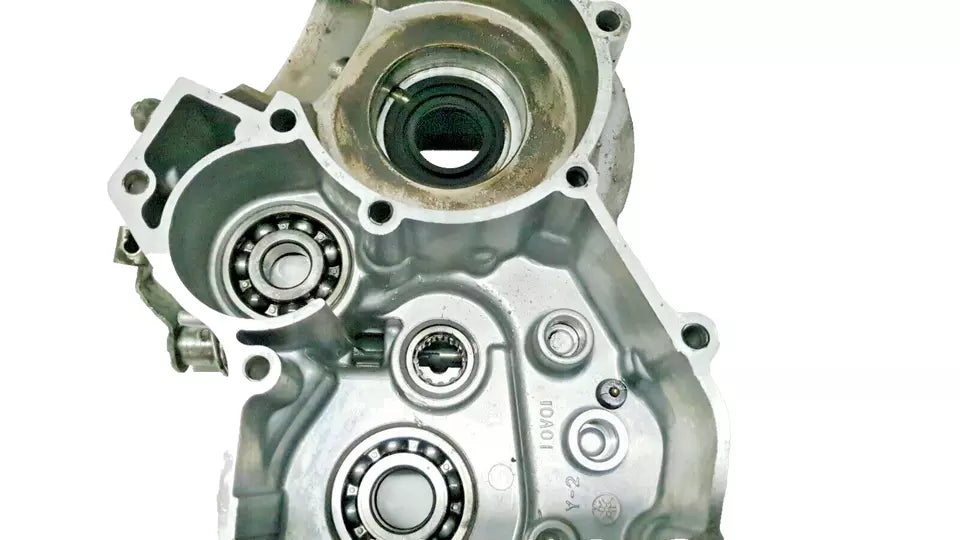 Carter moteur central gauche Yamaha DT125LC 1987 n°2 Réf : 10V-15111-01-00