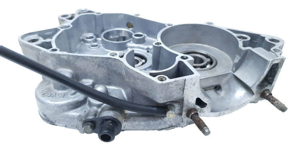 Carter moteur central droit Yamaha DT125LC 1987 n°21 Réf : 10V-15121-02-00