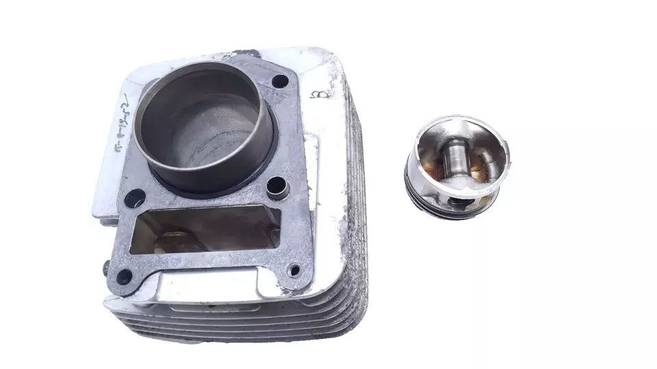 Cylindre & piston 54mm Yamaha YBR 125 2005 n°2 Réf : 5VL-E1310-00-00