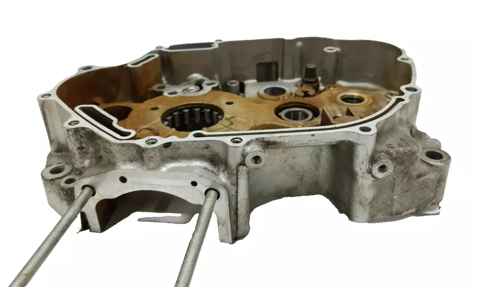 Carter moteur central droit Honda CBF 125 2012 Réf : 11100-KWF-920