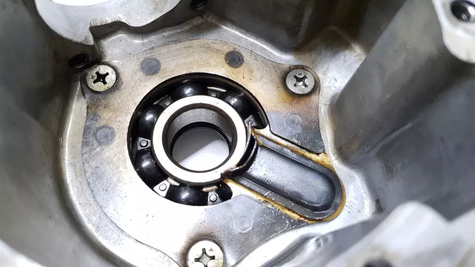 Carter moteur central gauche Honda CB 125T 1980 n°2 Réf 11200-399-000