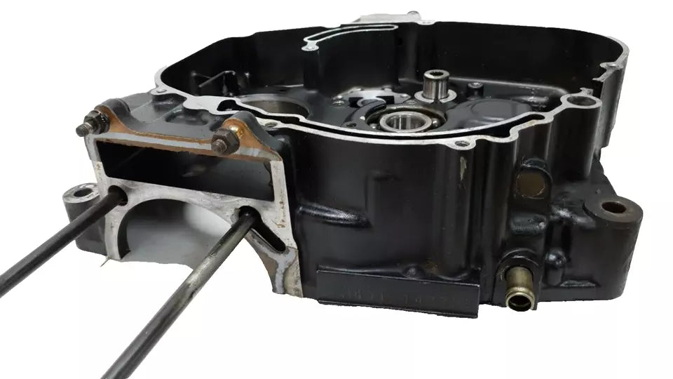 Carter moteur central droit Suzuki 600 DR 1989 Réf : 11300-14A05-000