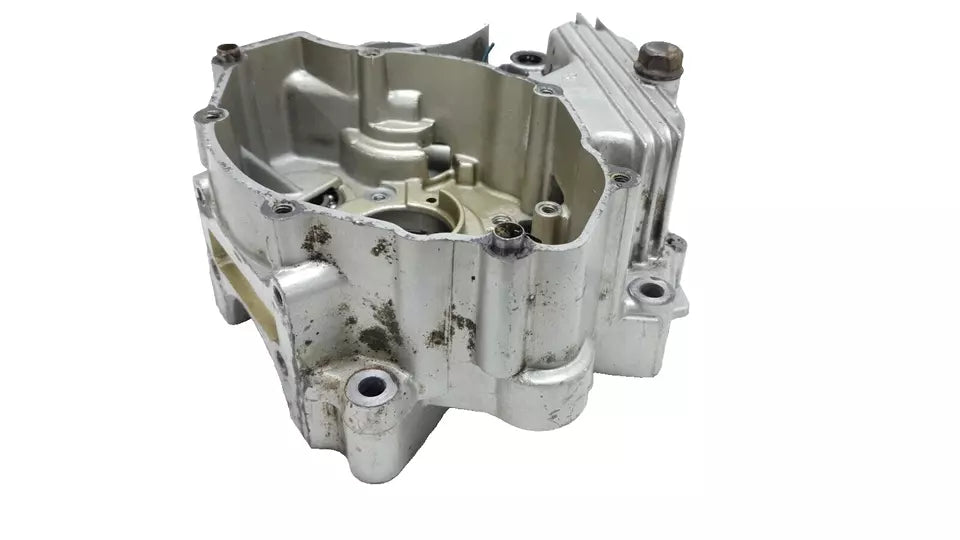 Carter moteur central gauche 1/2 Yamaha XT125R 2005 Réf : 5HH-E5150-01-00