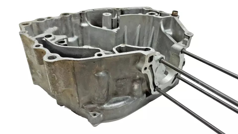 Carter moteur central droit Honda CM 125 T 1978-1981 n°3 Réf : 11100-399-000