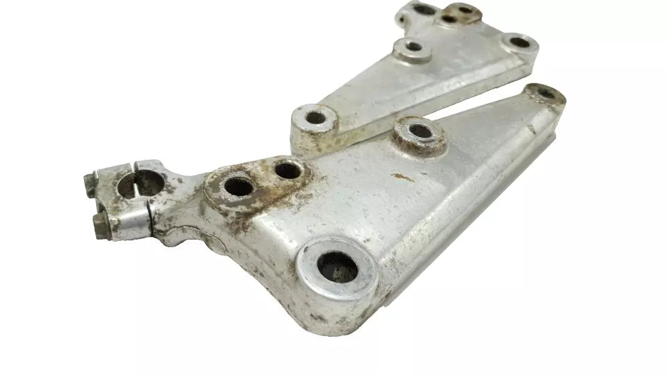 Support de reposes pieds Honda CB125T 1978 Réf : 50610-399-000