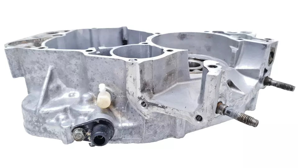 Carter moteur central droit Yamaha DT125R 1988 n°3 Réf : 10V-15121-02-00