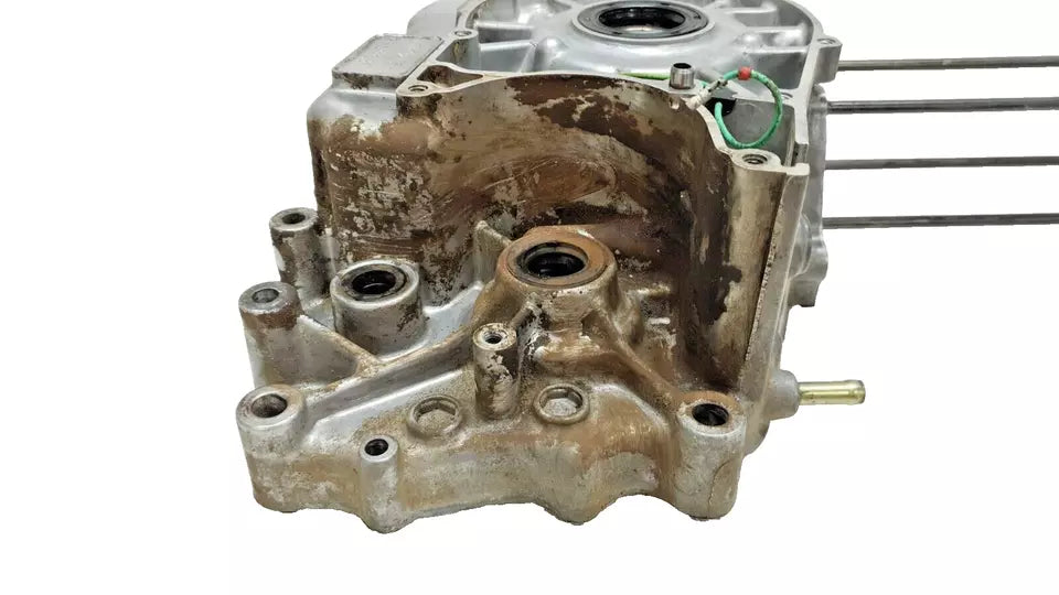Carter moteur central gauche Honda CM 125 T 1978-1981 n°3 Réf : 11200-399-000