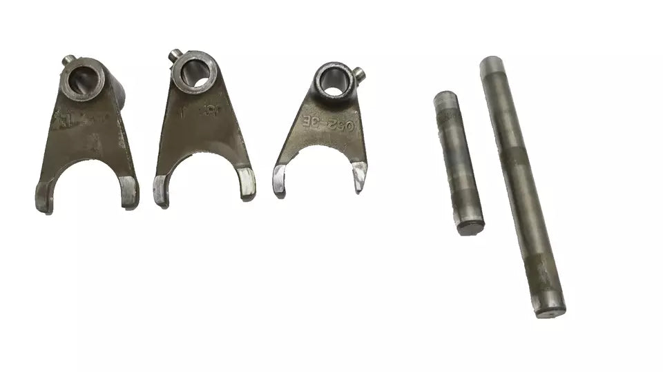 Fourchettes de boite de vitesse Suzuki GN 125 2001 Réf : 25221-08300-000