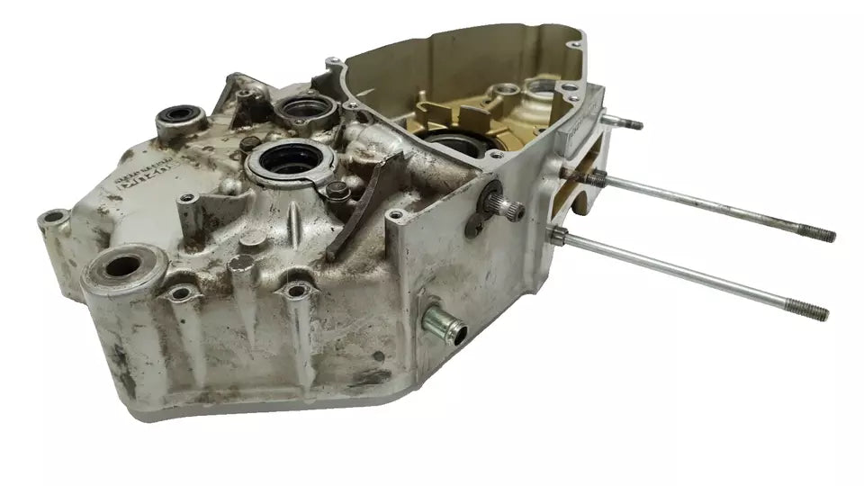 Carter moteur central gauche Suzuki GN 125 2001 Réf: 11300-05303-000