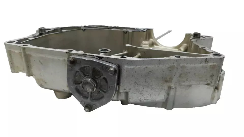 Carter moteur central gauche Suzuki GN125 1982-2001 Réf : 11300-05305-000