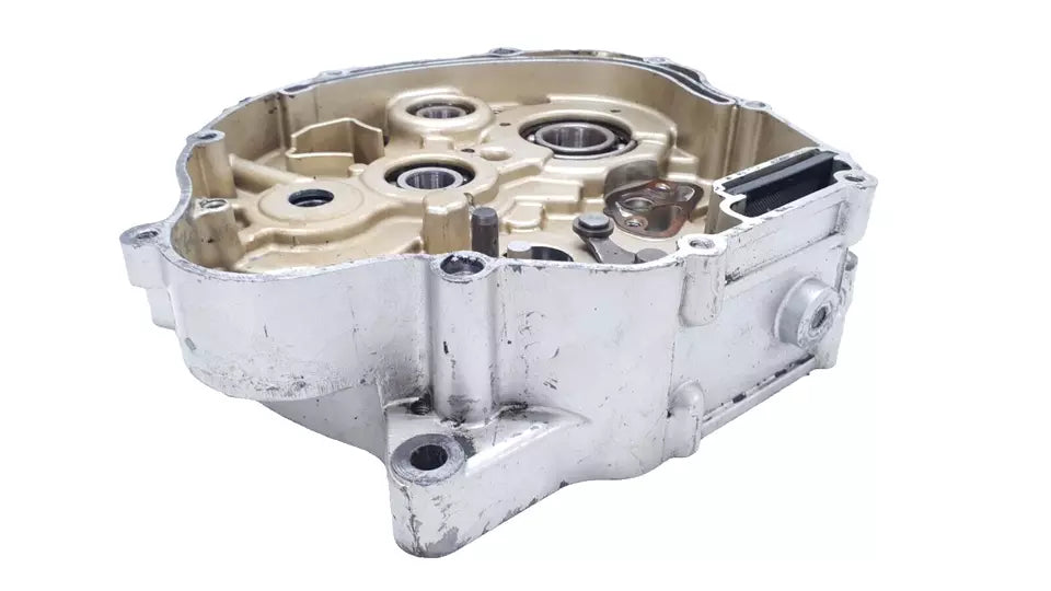 Carter moteur central droit Yamaha YBR 125 2005 n°2 Réf : 5VL-E5121-01-00