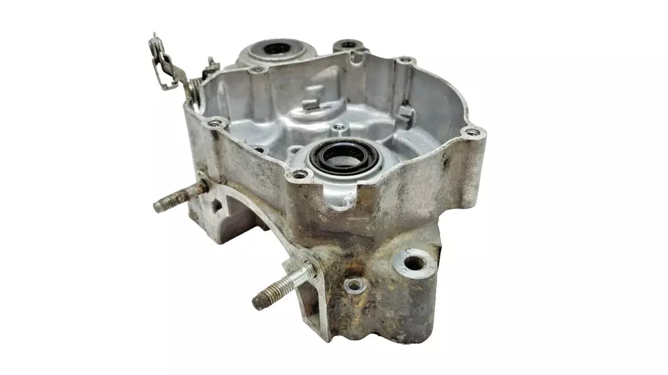 Carter moteur central gauche Yamaha DT125LC 1986 n°3 Réf : 10V-15111-01-00