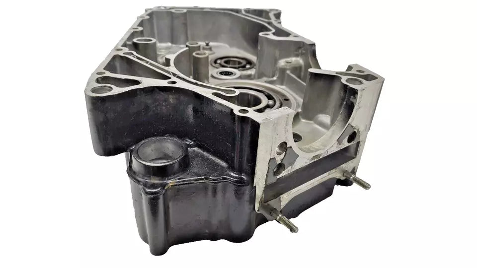 Carter moteur central gauche Hyosung Comet GT 125 2011