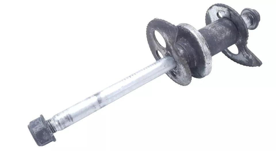 Axe de roue arrière Honda CLR 125 CityFly 2000 Réf 42301-KB9-960