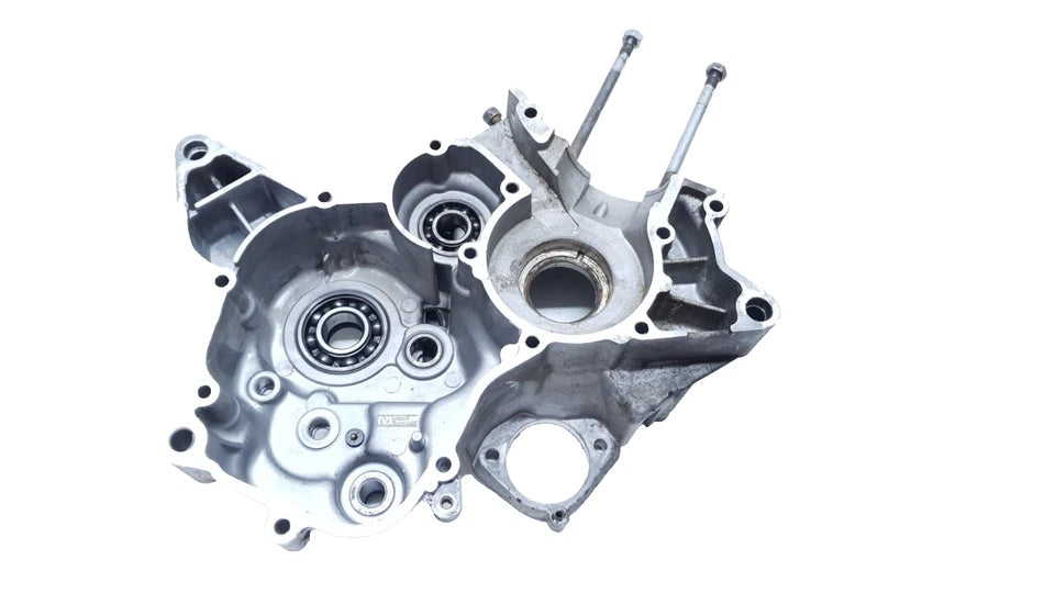 Carter moteur central gauche Yamaha TZR 50 2008 n°3 Réf : 5WXE51501000