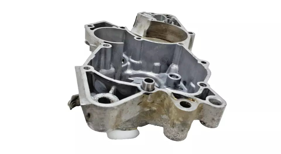 Carter moteur central gauche Yamaha DT125LC 1986 Réf : 10V-15111-01-00