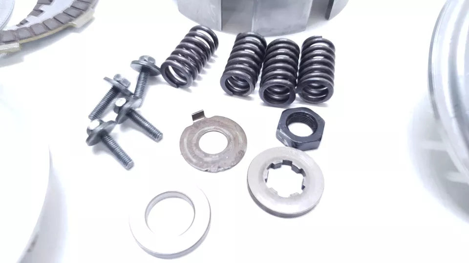 Embrayage Yamaha YBR 125 2005 n°2 Réf : 5VL-E6150-00-00