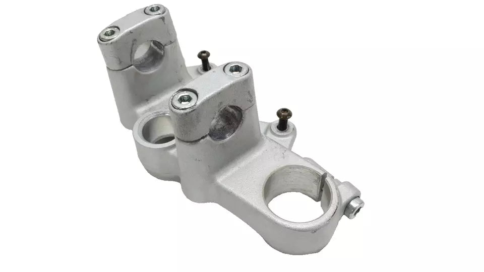 Té de fourche supérieur Yamaha XT125R 2005 Réf : 3D6-F3435-00-00