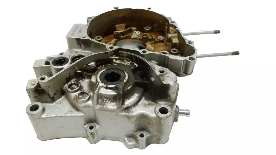 Carter moteur central gauche Honda CBF 125 2012 Réf : 11200-KWF-920