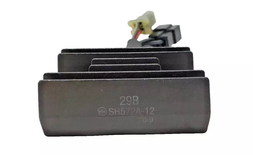 Régulateur de tension Suzuki GN 125 2001 Réf : 32800-29B00-000