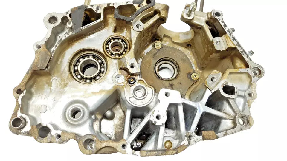 Carter moteur central G Honda CM 125 Custom 1986 Réf : 11200-KC2-000