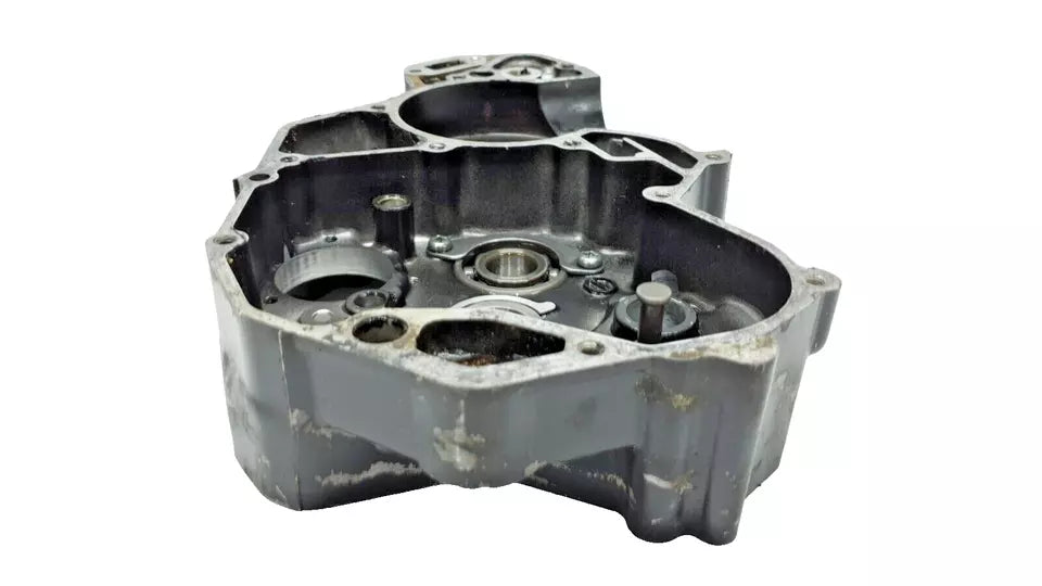 Carter moteur central droit Suzuki TSX 125 1984 Réf : 11304-01890-000