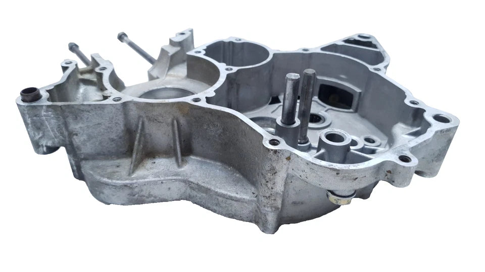 Carter moteur central droit Yamaha TZR 50 2008 n°3 Réf : 5WXE51501000