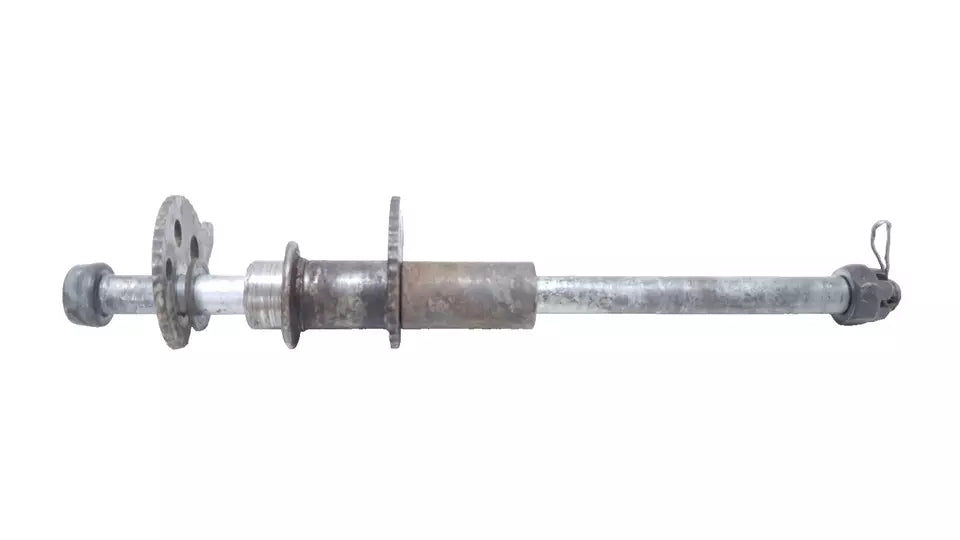 Axe de roue arrière Yamaha DT125LC 1987 n°17 Réf 37F-25381-00-00