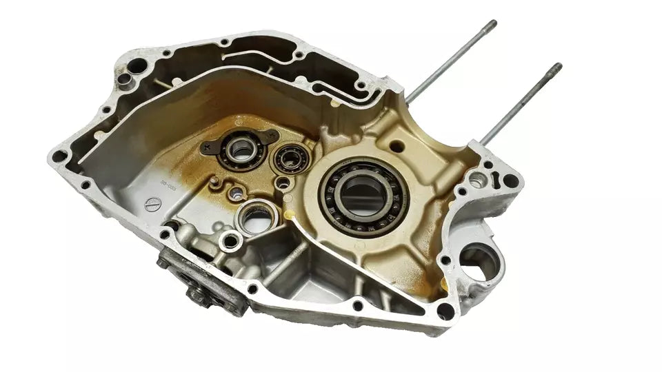 Carter moteur central gauche Suzuki GN 125 2001 Réf: 11300-05303-000