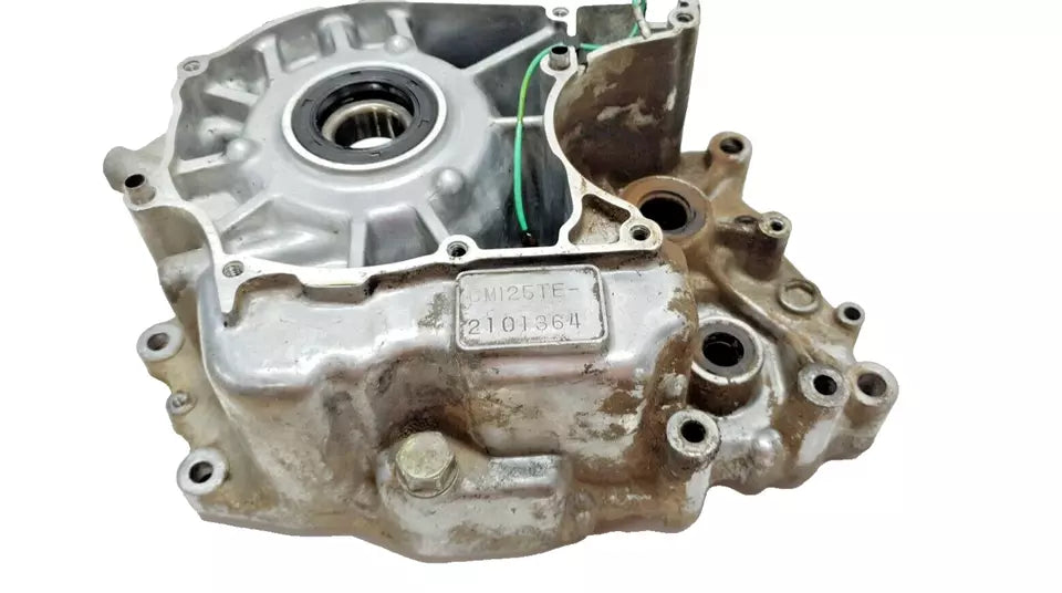 Carter moteur central gauche Honda CM 125 T 1978-1981 n°3 Réf : 11200-399-000