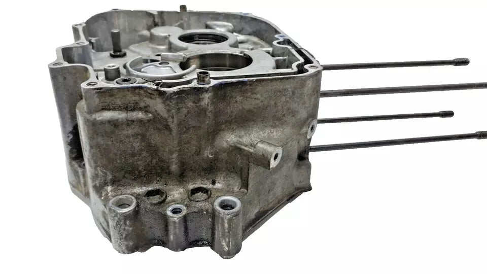 Carter moteur central droit Honda CM 125 T 1978-1981 N°2 Réf : 11100-399-000