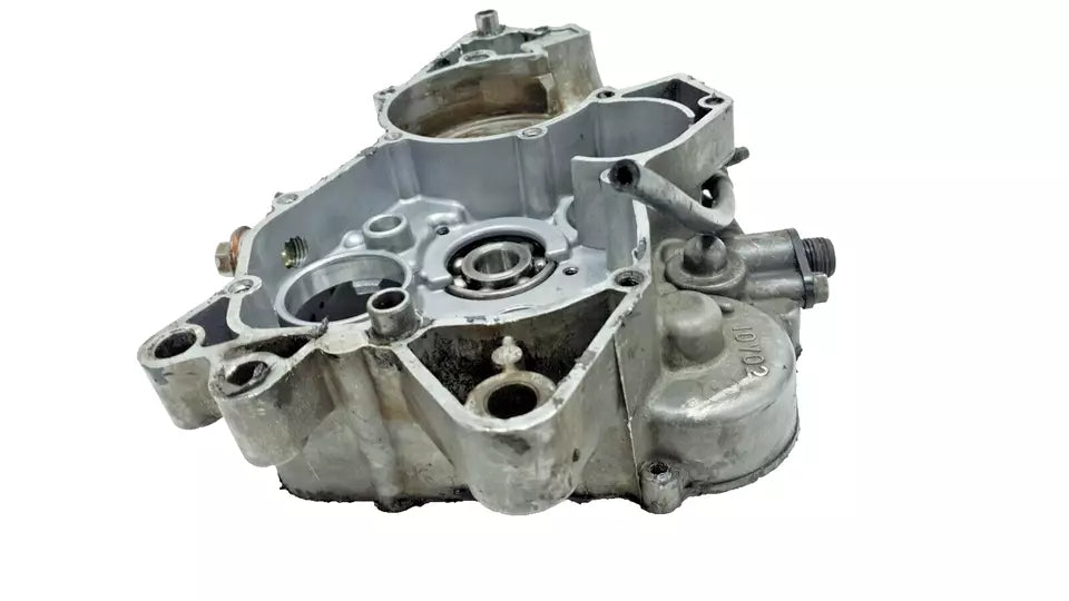 Carter moteur central droit Yamaha DT125LC 1987 n°10 Réf : 10V-15121-02-00