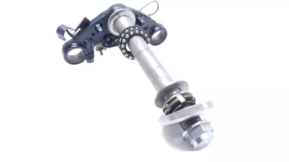 Té de fourche inférieur Yamaha YBR 125 2005 n°2 Réf : 5VL-F331X-00-00