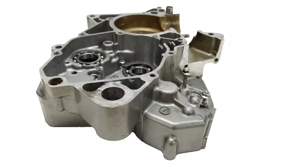 Carter moteur central droit Suzuki TSR 125 1990 Réf : 11300-03D00-000