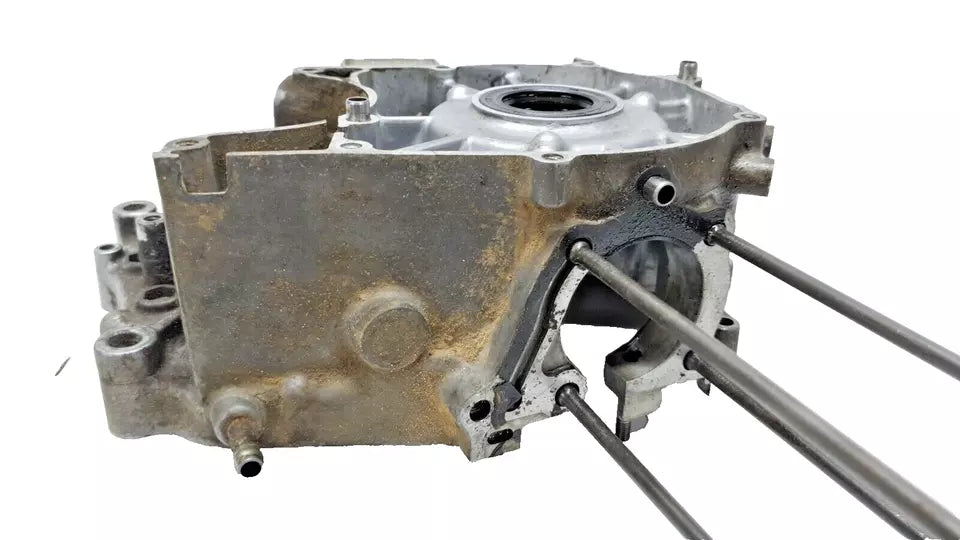 Carter moteur central gauche Honda CM 125 T 1978-1981 N°2 Réf : 11200-399-000