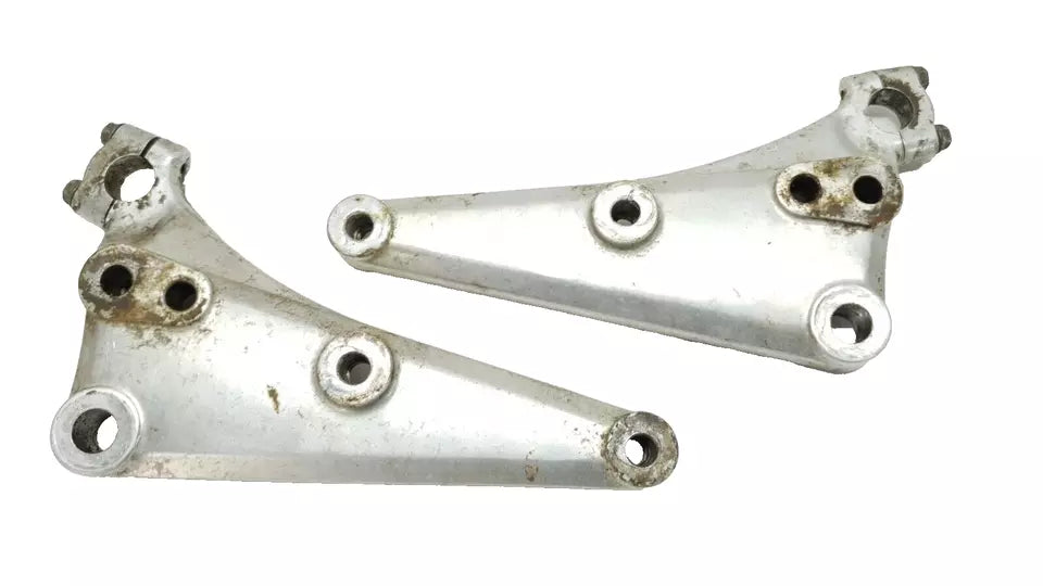 Support de reposes pieds Honda CB125T 1978 Réf : 50610-399-000