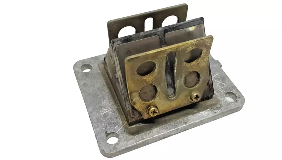 Boite à clapets Yamaha DT125LC 1987 n°6 Réf : 10V-13610-01-00