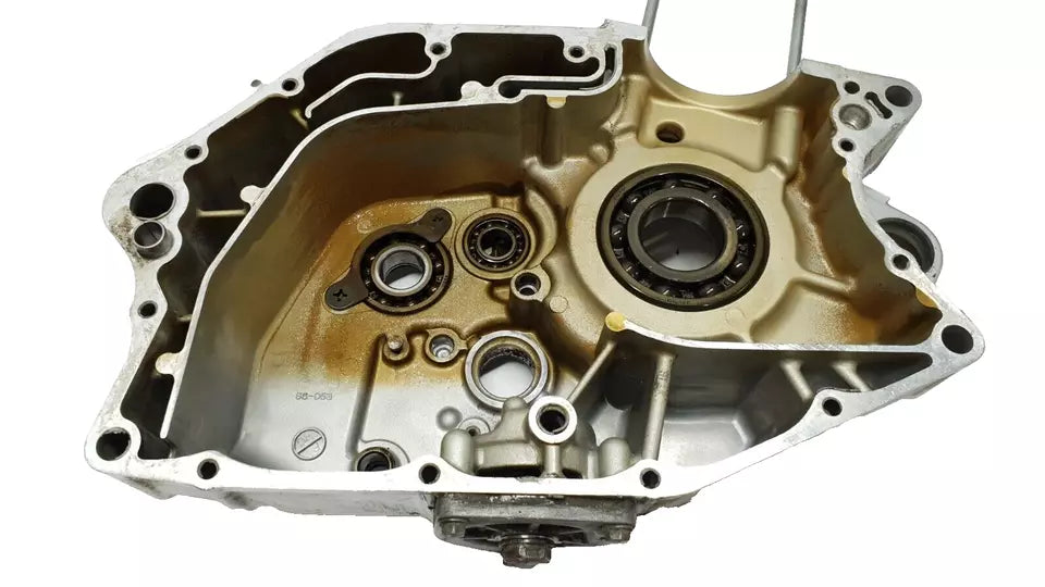 Carter moteur central gauche Suzuki GN 125 2001 Réf: 11300-05303-000