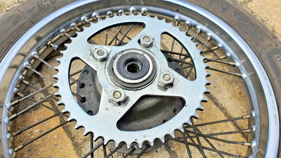 Roue arrière Yamaha SR125 3MW2 1989 Réf : 5H0-25311-00-38