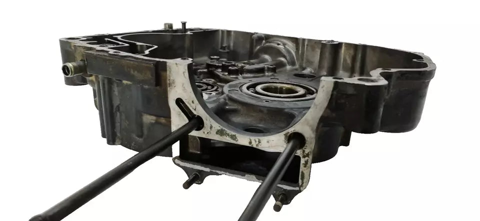 Carter central droit Suzuki 600 DR 1985-1989 Réf : 11300-14A05-000