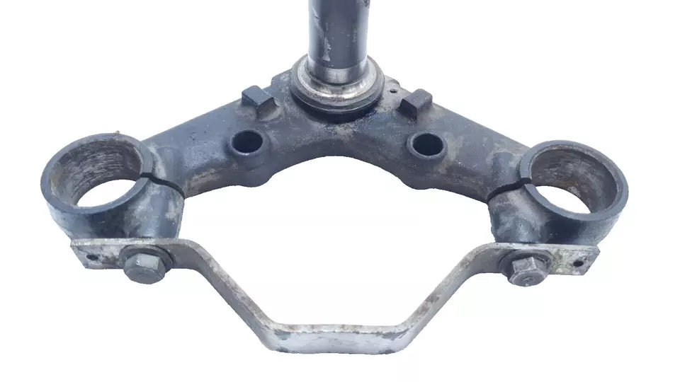 Té de fourche inférieur Honda CM 125 T 1981 Réf : 53200-402-000ZA