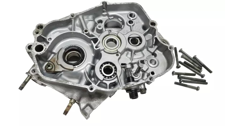 Carter moteur central droit Yamaha DT125R 1996 Réf : 3BN-15121-03-00