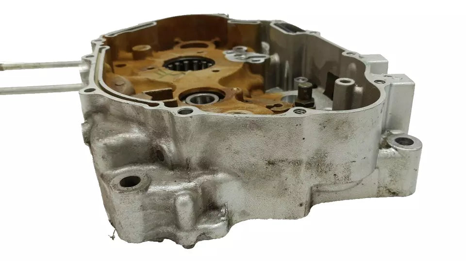Carter moteur central droit Honda CBF 125 2012 Réf : 11100-KWF-920