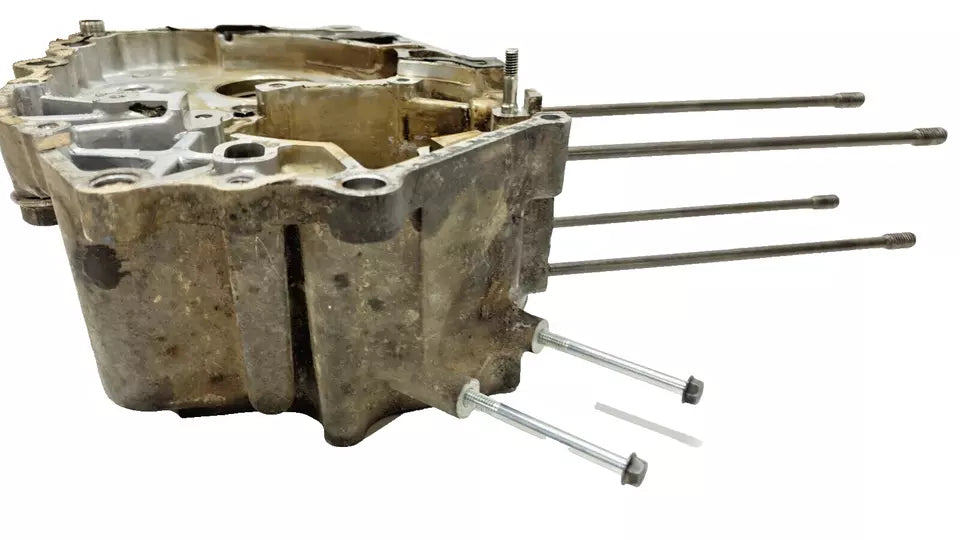Carter moteur central G Honda CM 125 Custom 1986 Réf : 11200-KC2-000