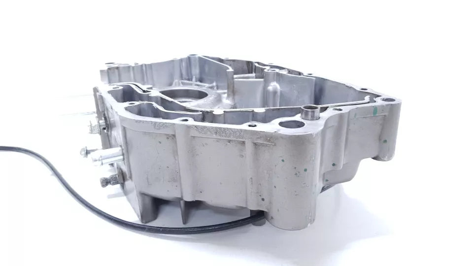 Carter moteur central gauche Hyosung XRX 125 2006